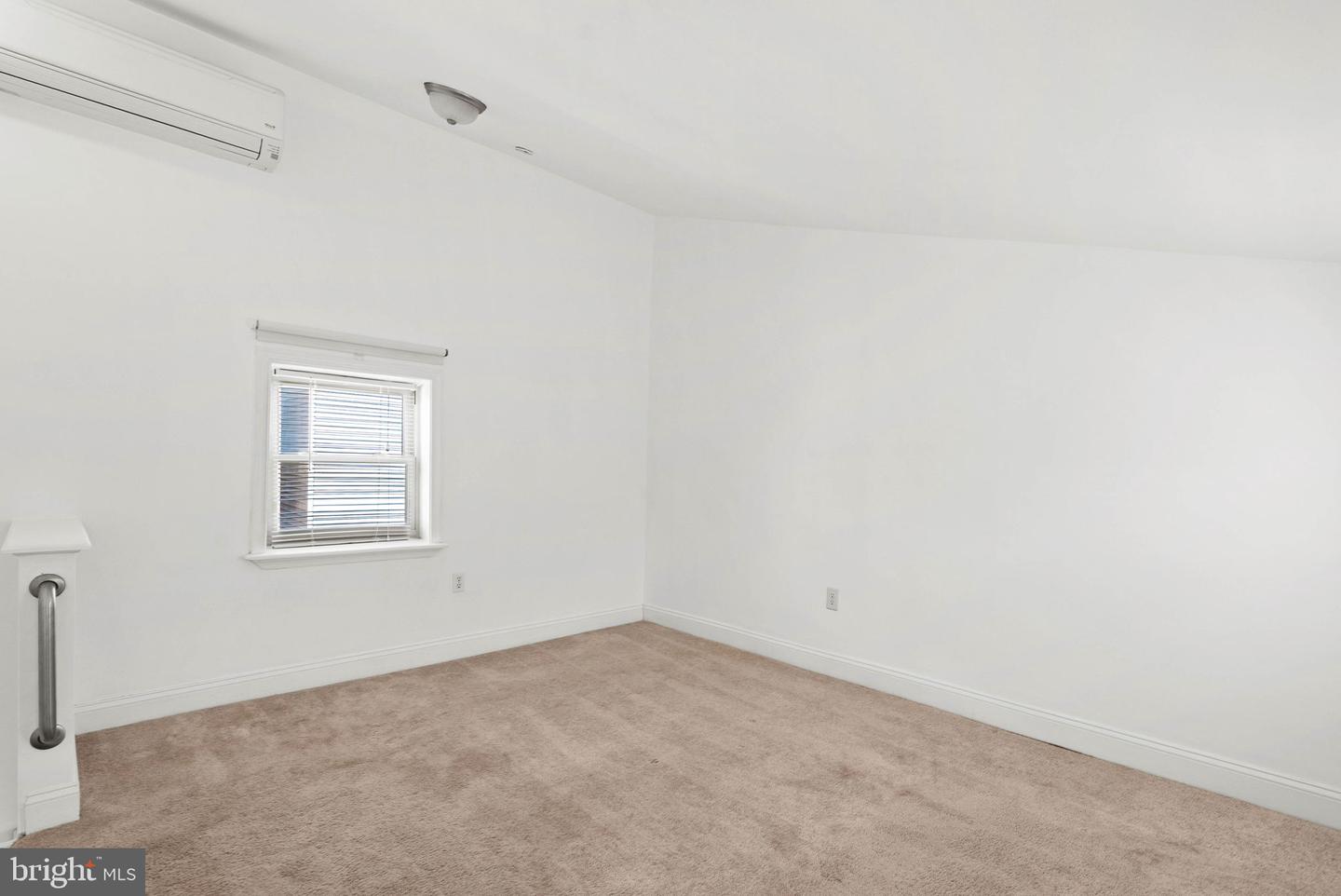 525-r Fitzwater St #3 Property Photo 16