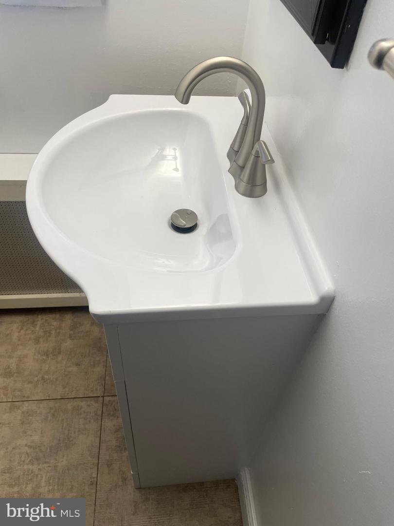 676 Perth Pl ##b Property Photo 12