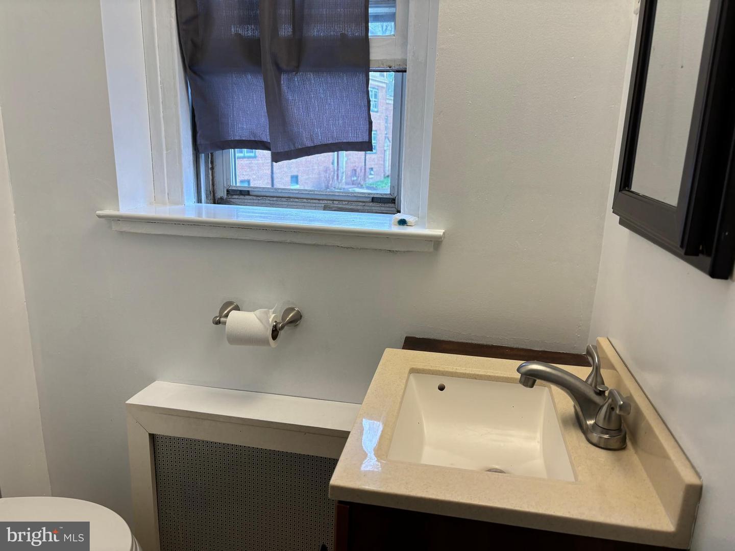 676 Perth Pl ##b Property Photo 15