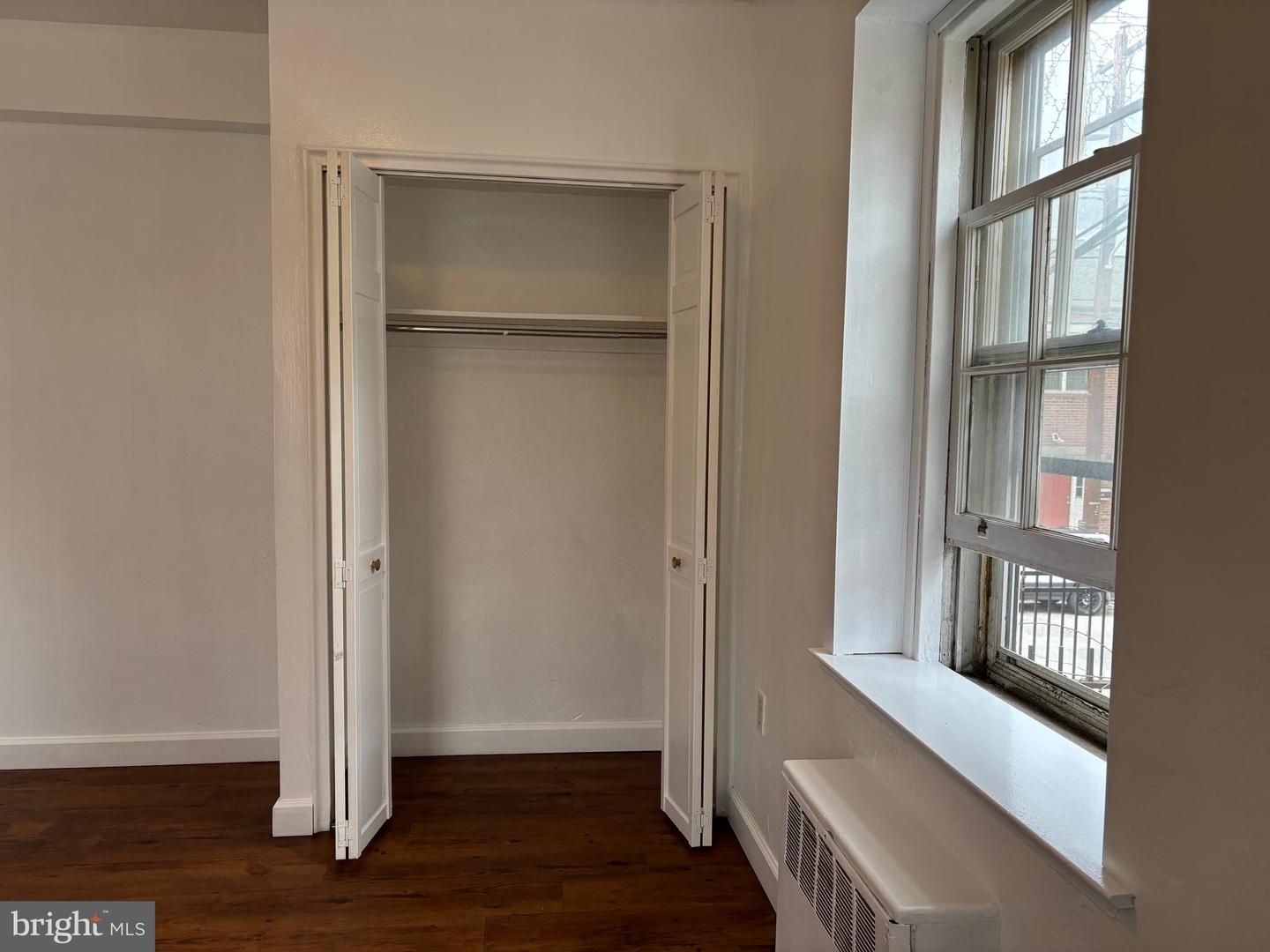 676 Perth Pl ##b Property Photo 17
