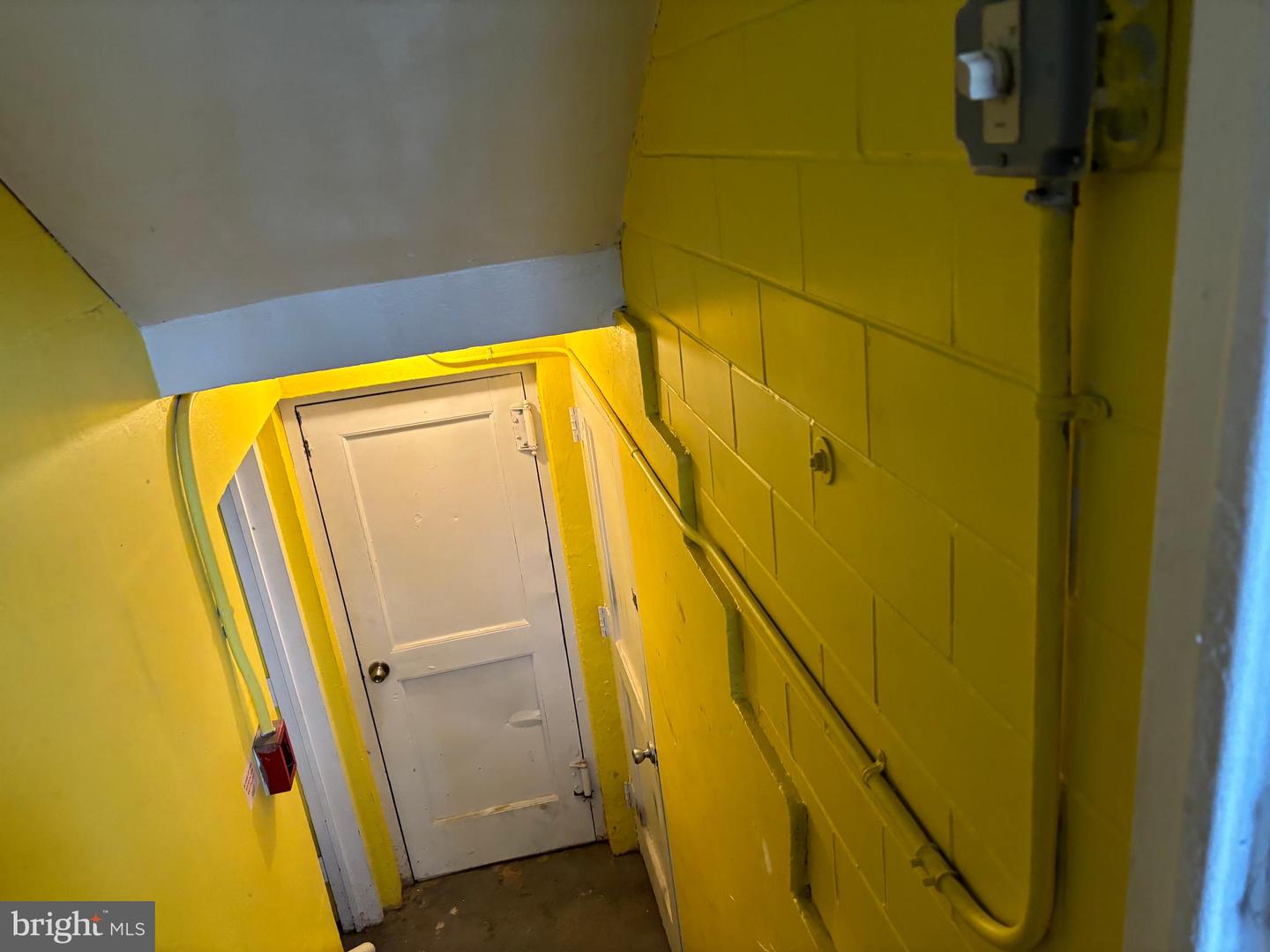 676 Perth Pl ##b Property Photo 26