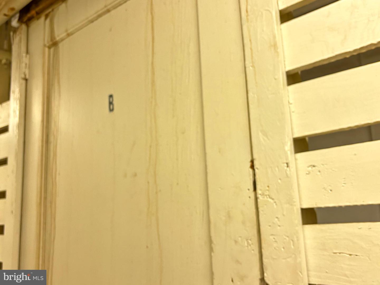 676 Perth Pl ##b Property Photo 28
