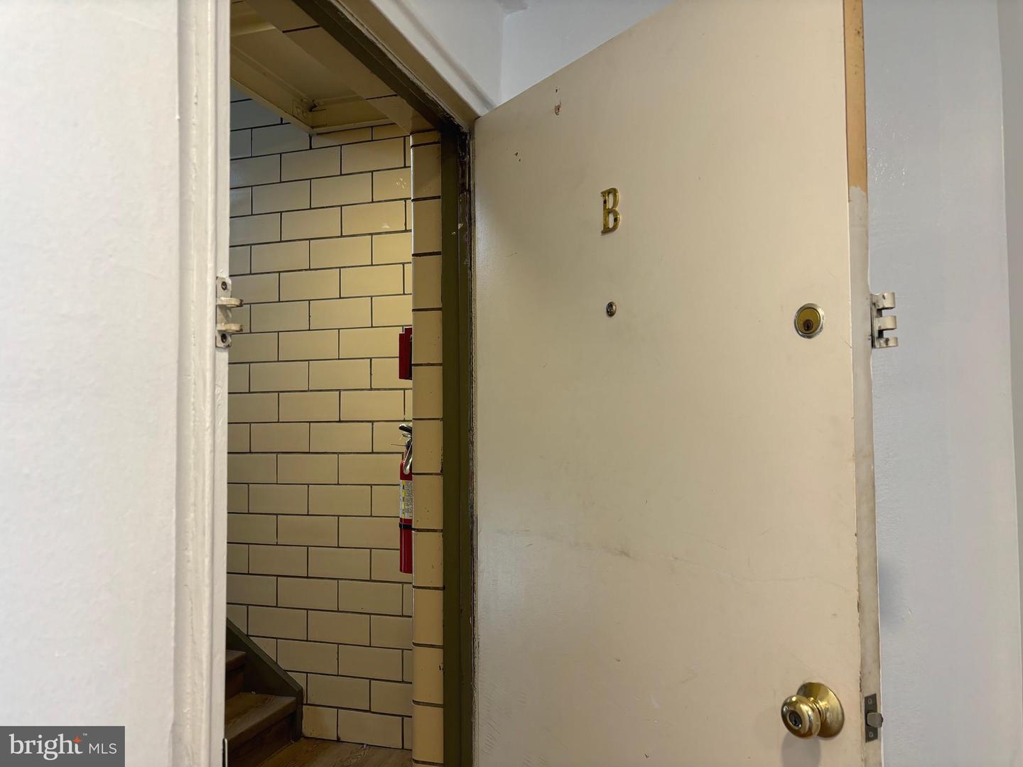 676 Perth Pl ##b Property Photo 32