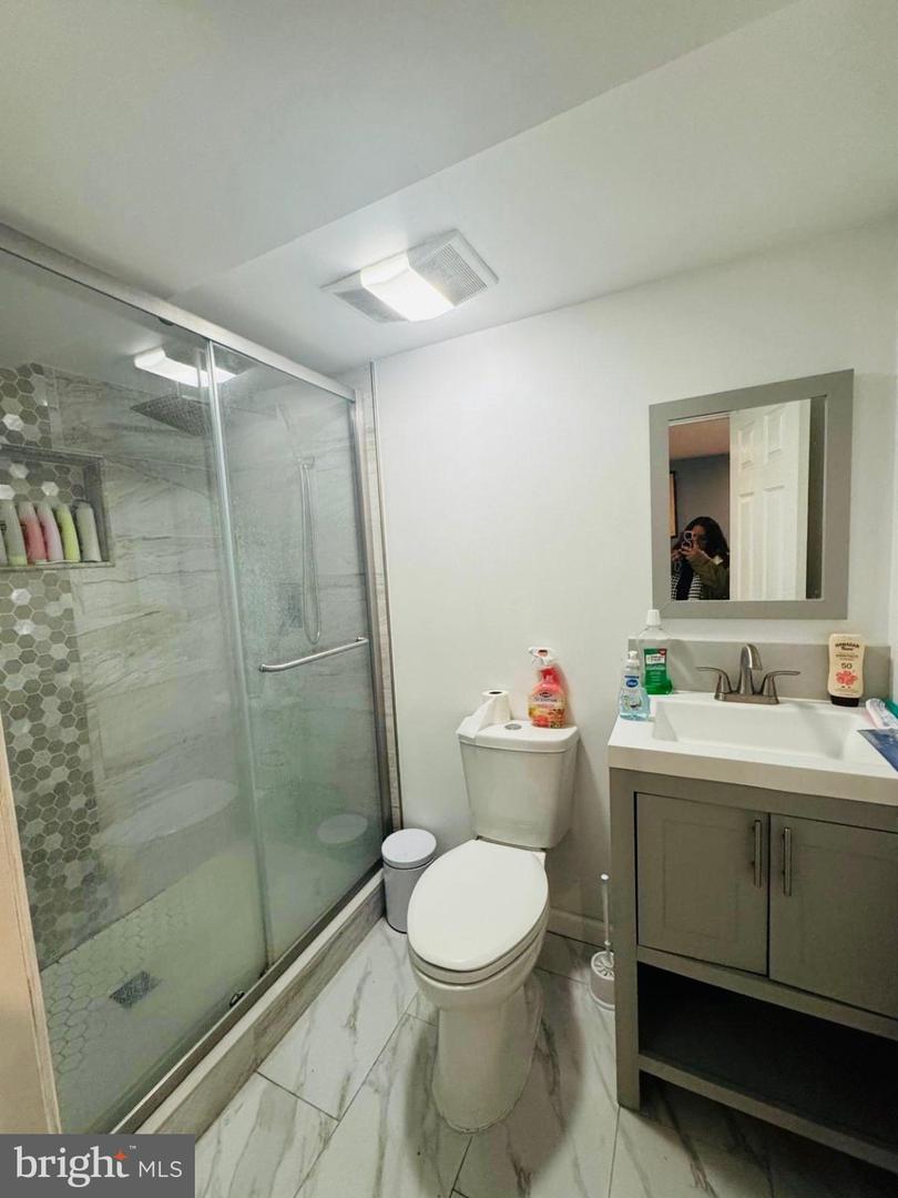 1161 Overington St Property Photo 16