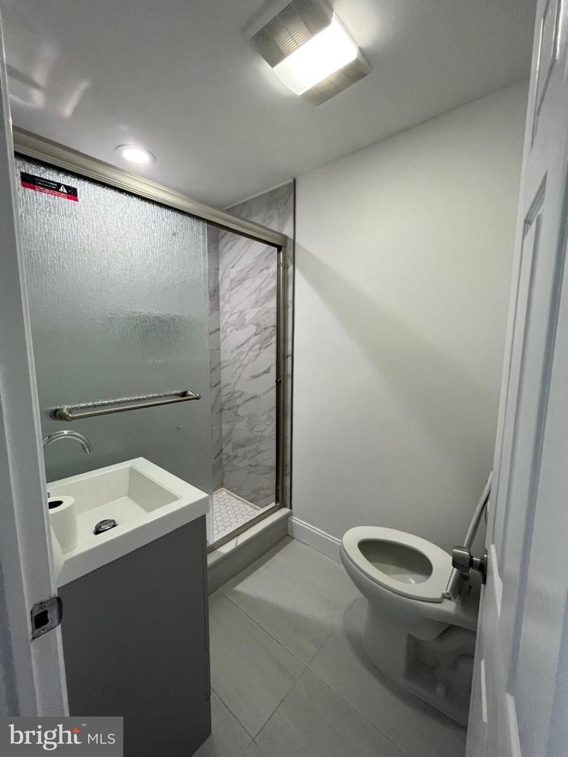 1161 Overington St Property Photo 23