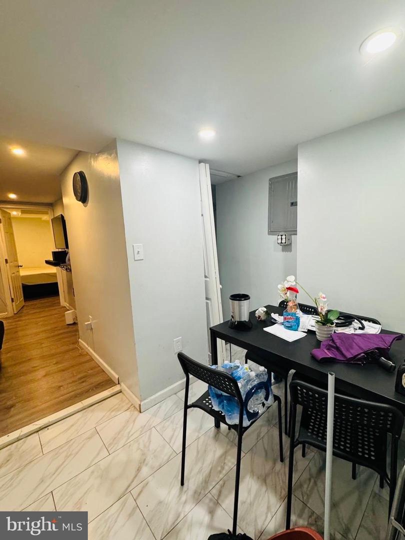1161 Overington St Property Photo 24