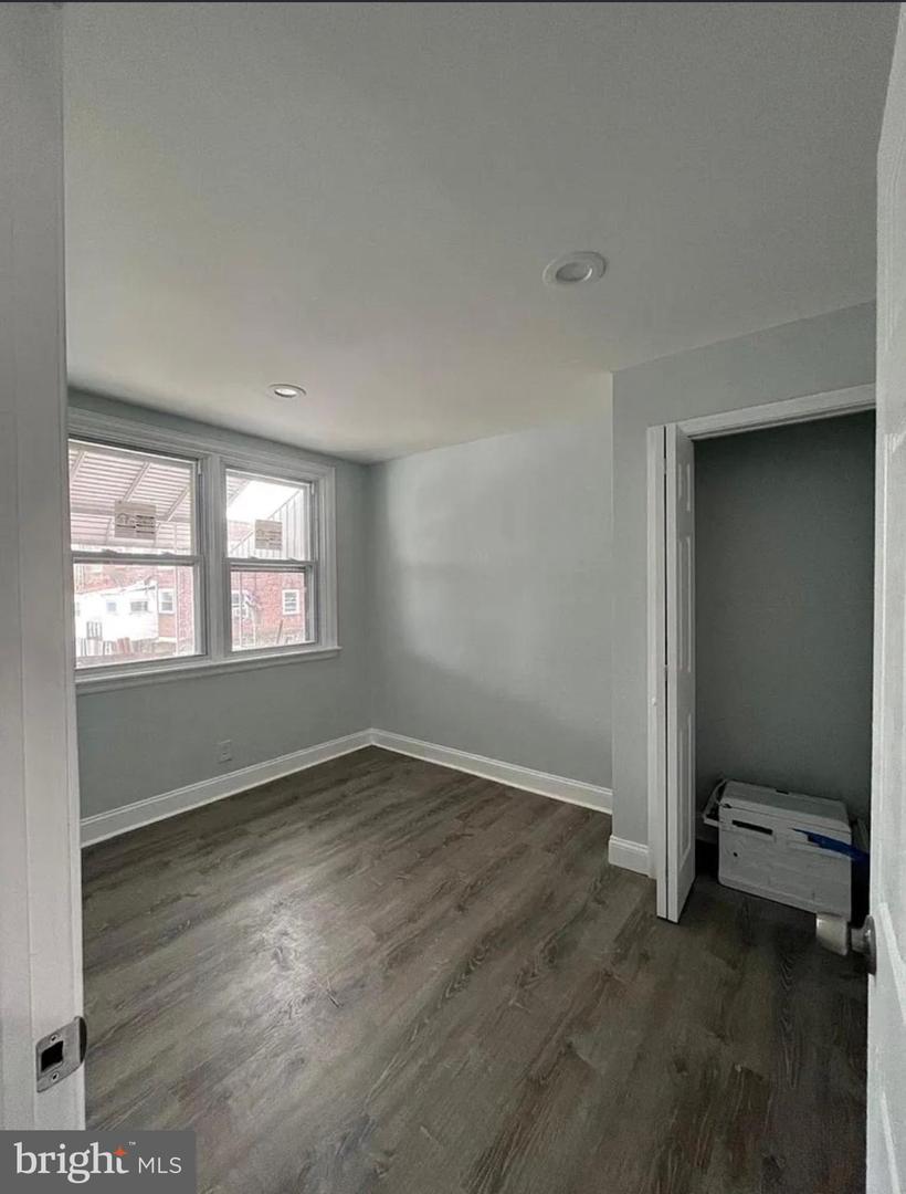 1161 Overington St Property Photo 26