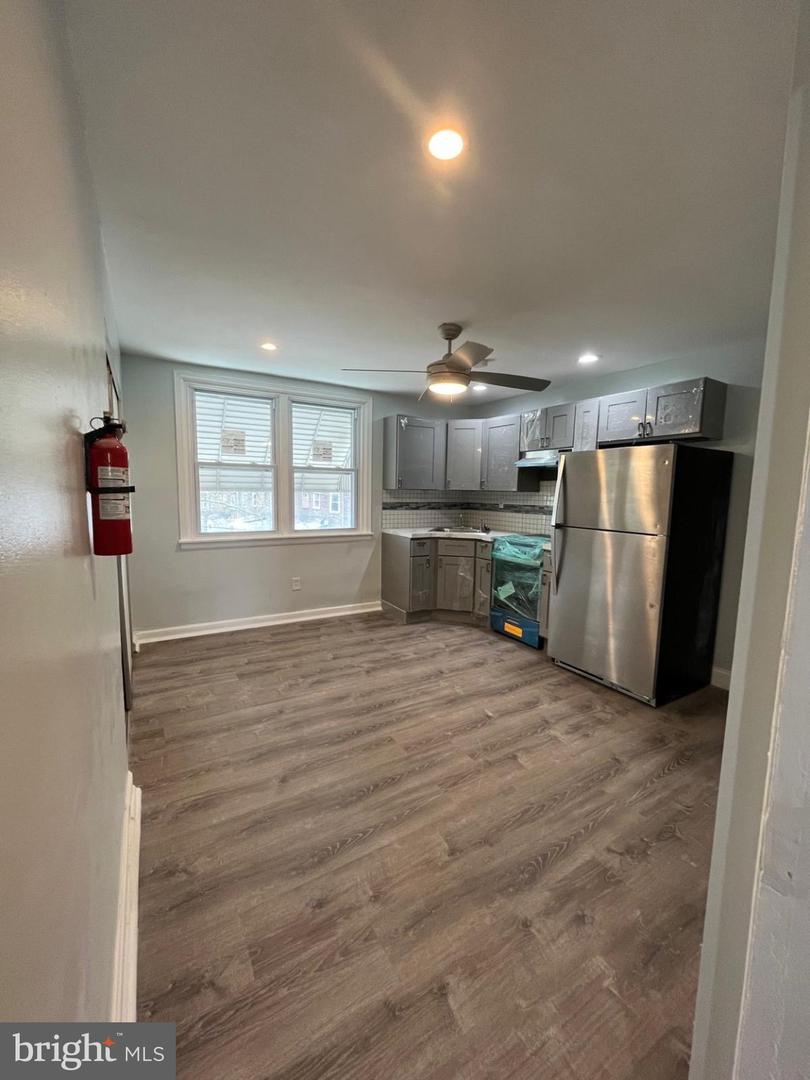 1161 Overington St Property Photo 33