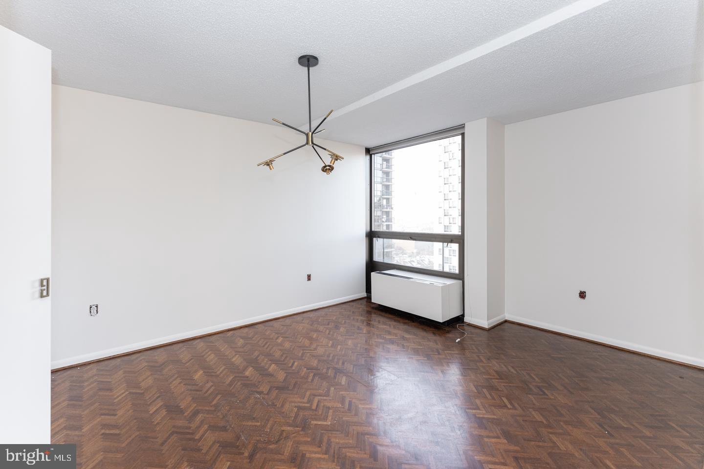 233 S 6th St #1602l Property Photo 4