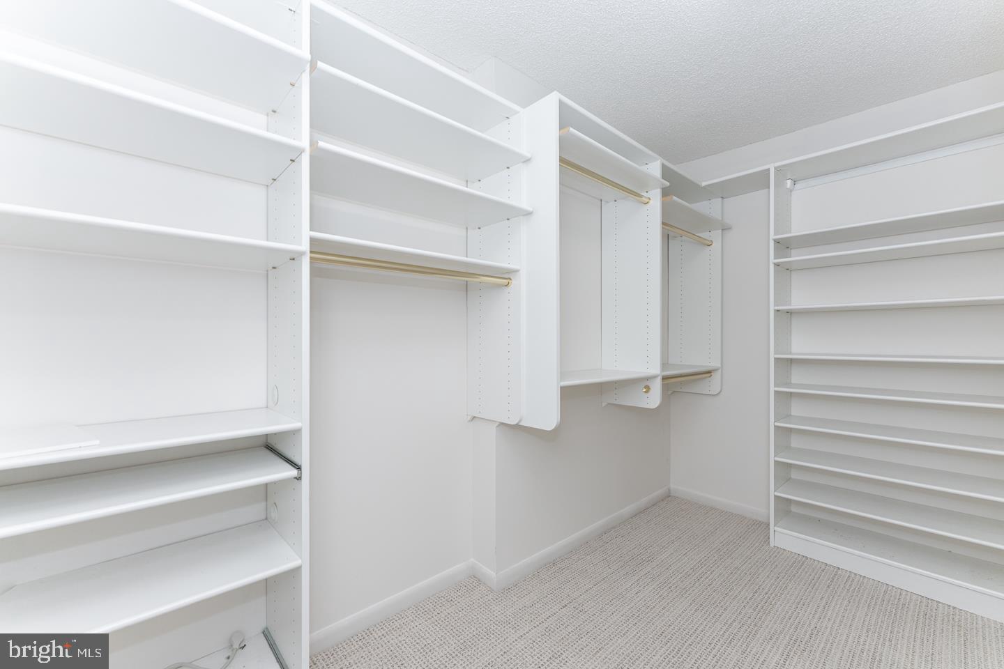 233 S 6th St #1602l Property Photo 11