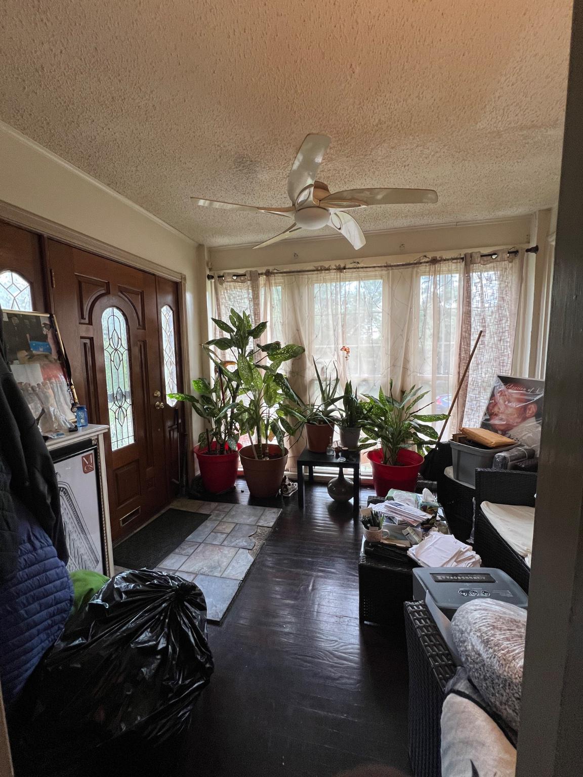 561 W Abbottsford Ave Property Photo 2