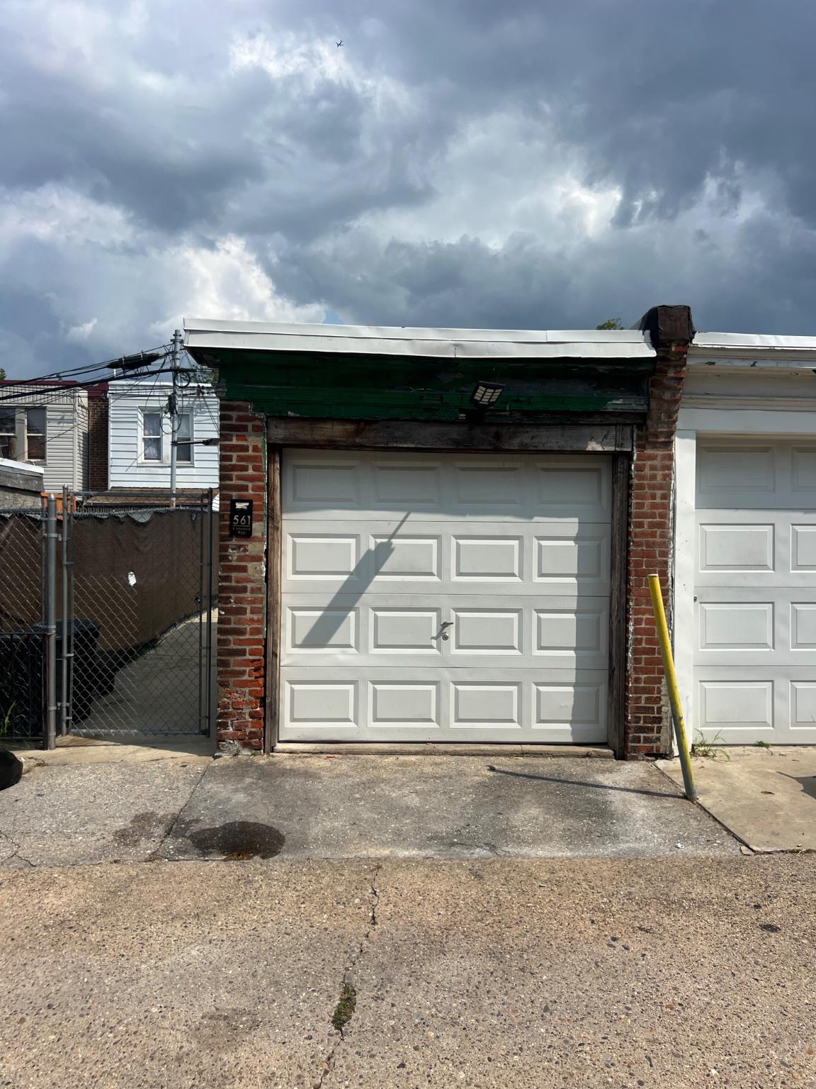 561 W Abbottsford Ave Property Photo 14