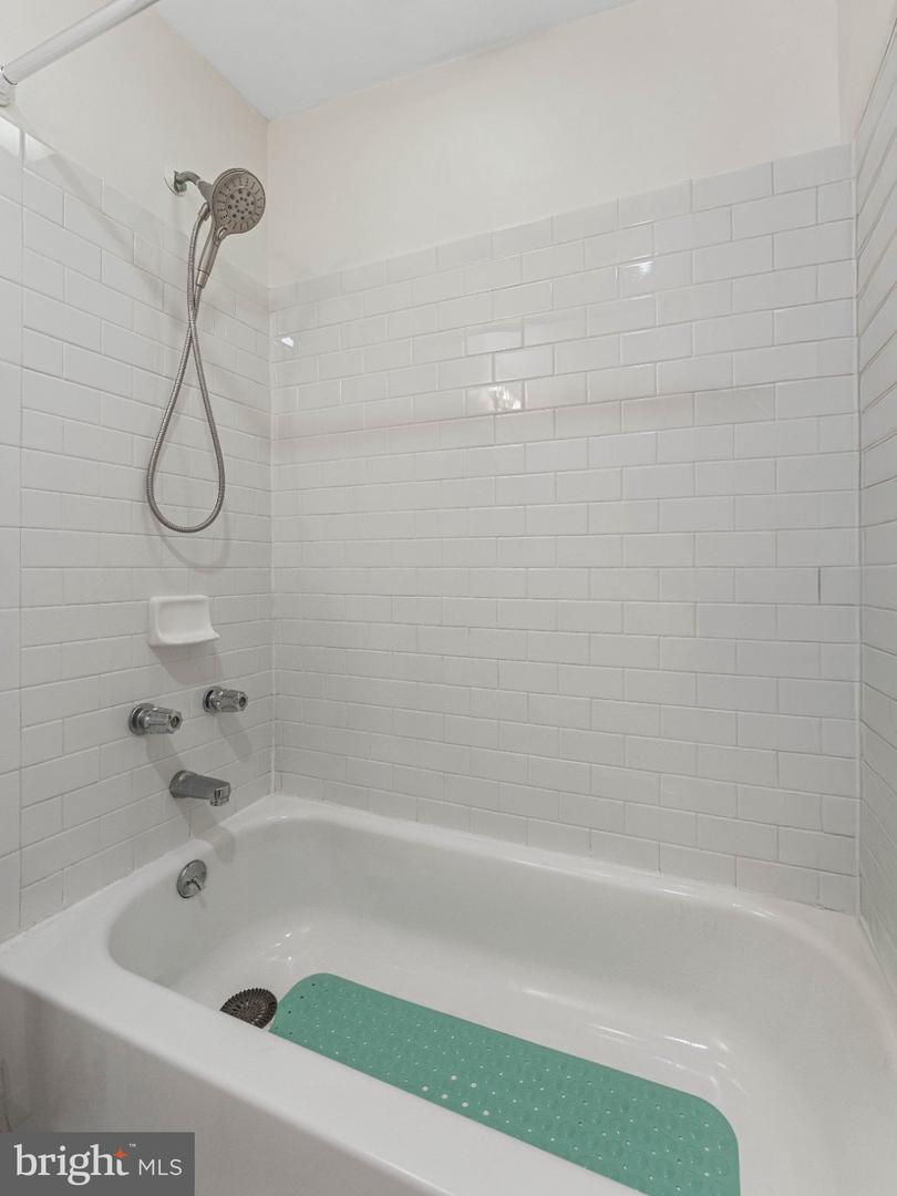 1623 Latona St Property Photo 20