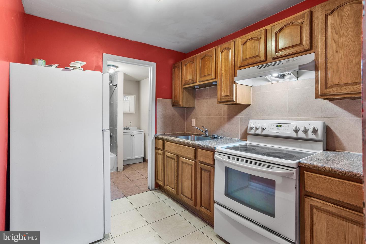 1924 N Darien St Property Photo 5