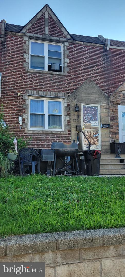 4726 MERIDIAN ST Property Photo 1