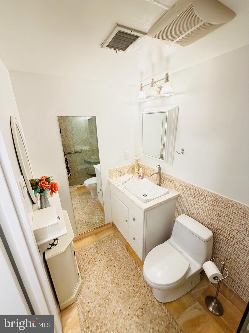 234-38 N 3rd St #203 Property Photo 34