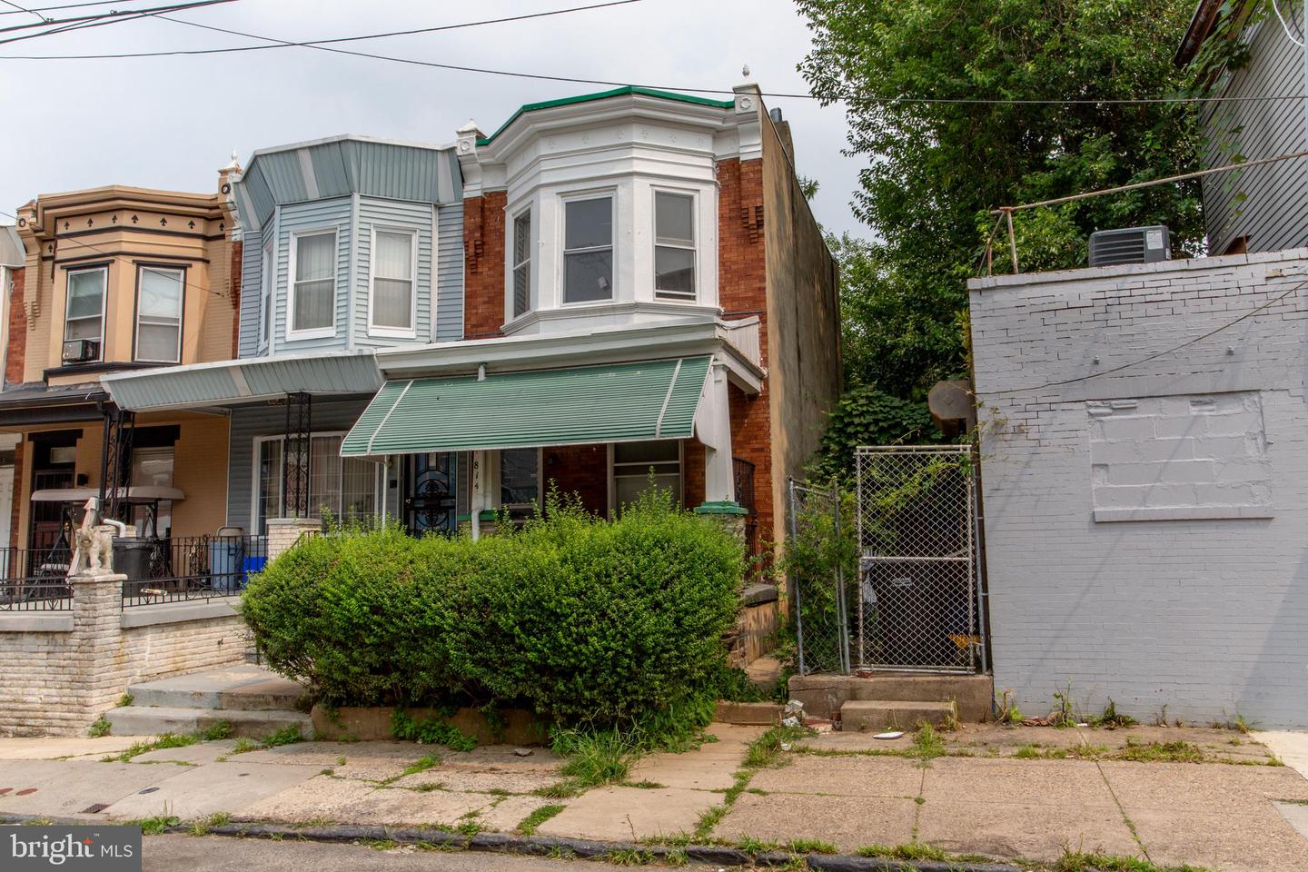 814 E Woodlawn St Property Photo 2