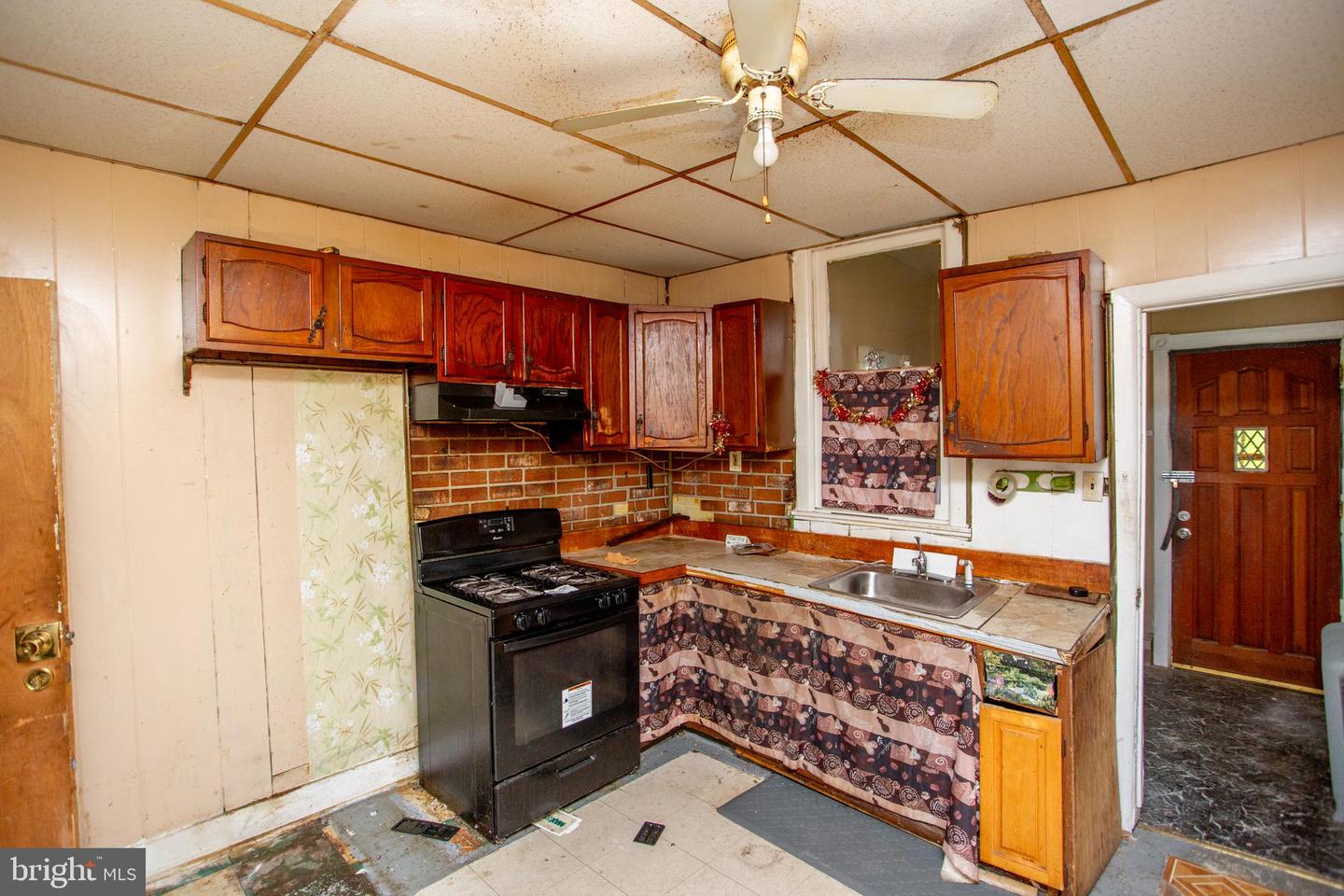 814 E Woodlawn St Property Photo 25
