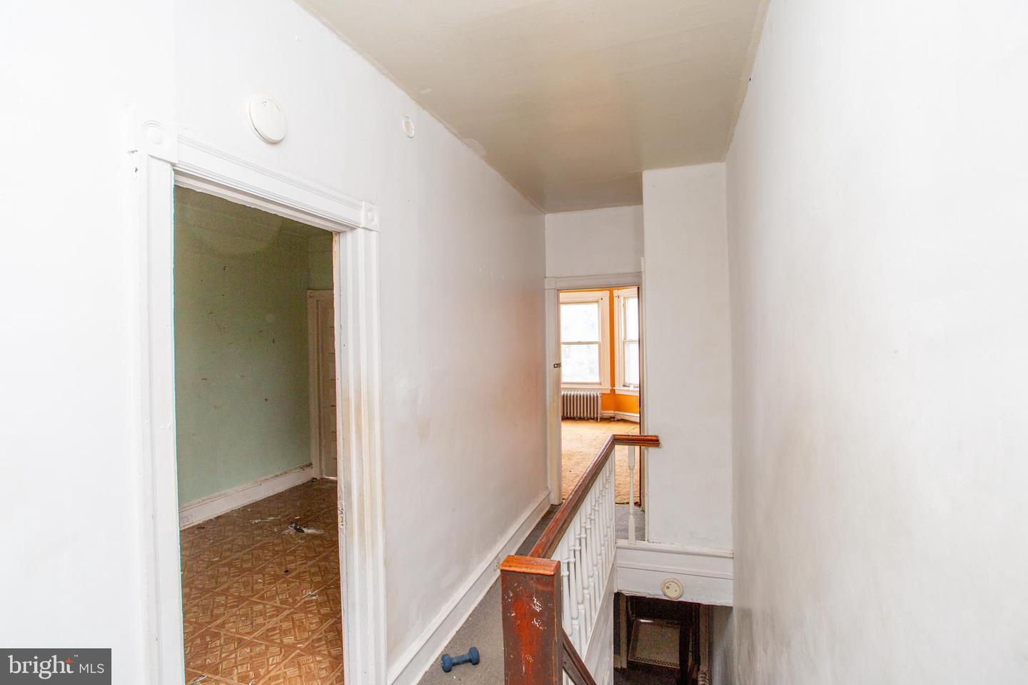 814 E Woodlawn St Property Photo 49