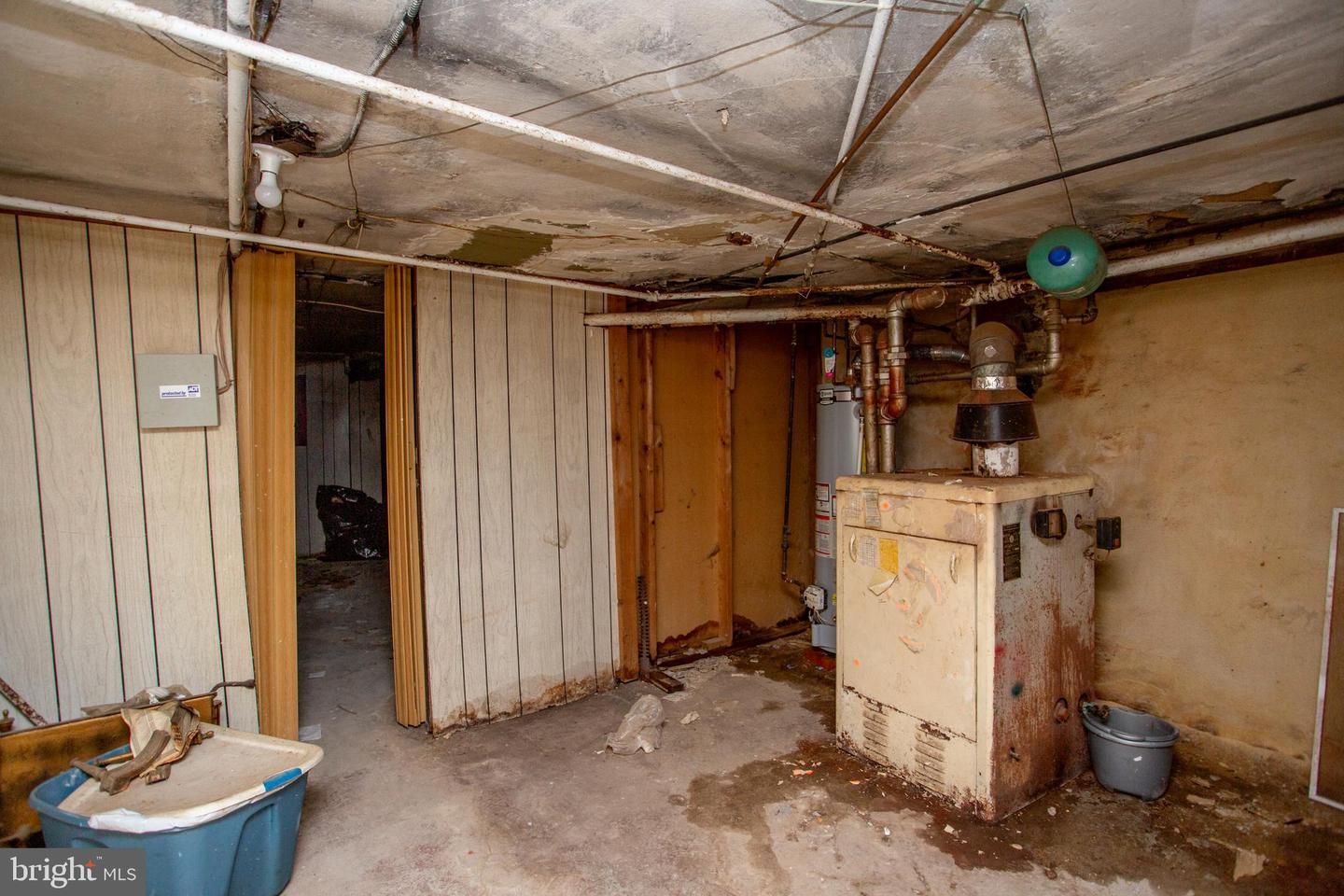 814 E Woodlawn St Property Photo 57
