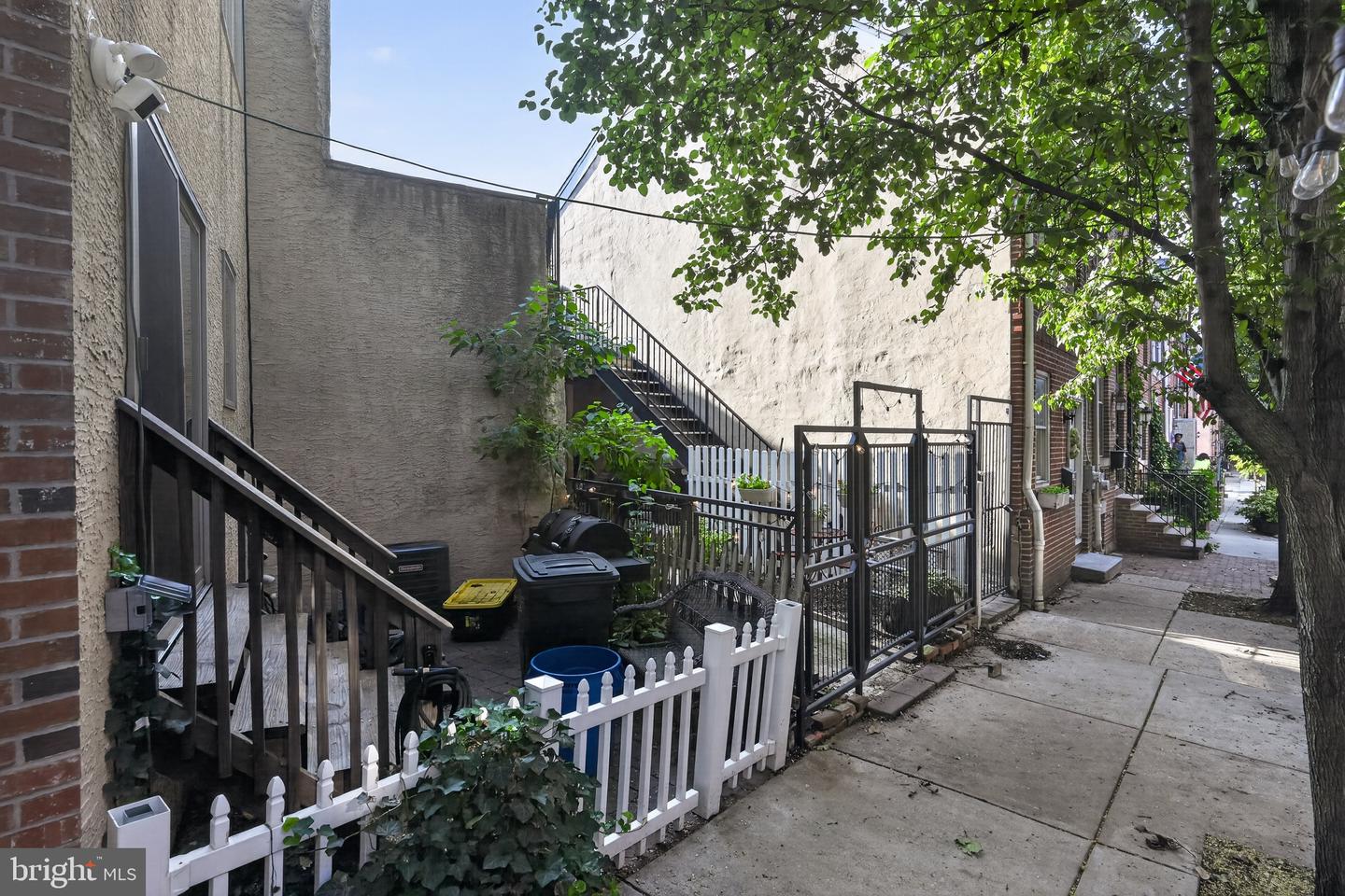 433 Poplar St Property Photo 23