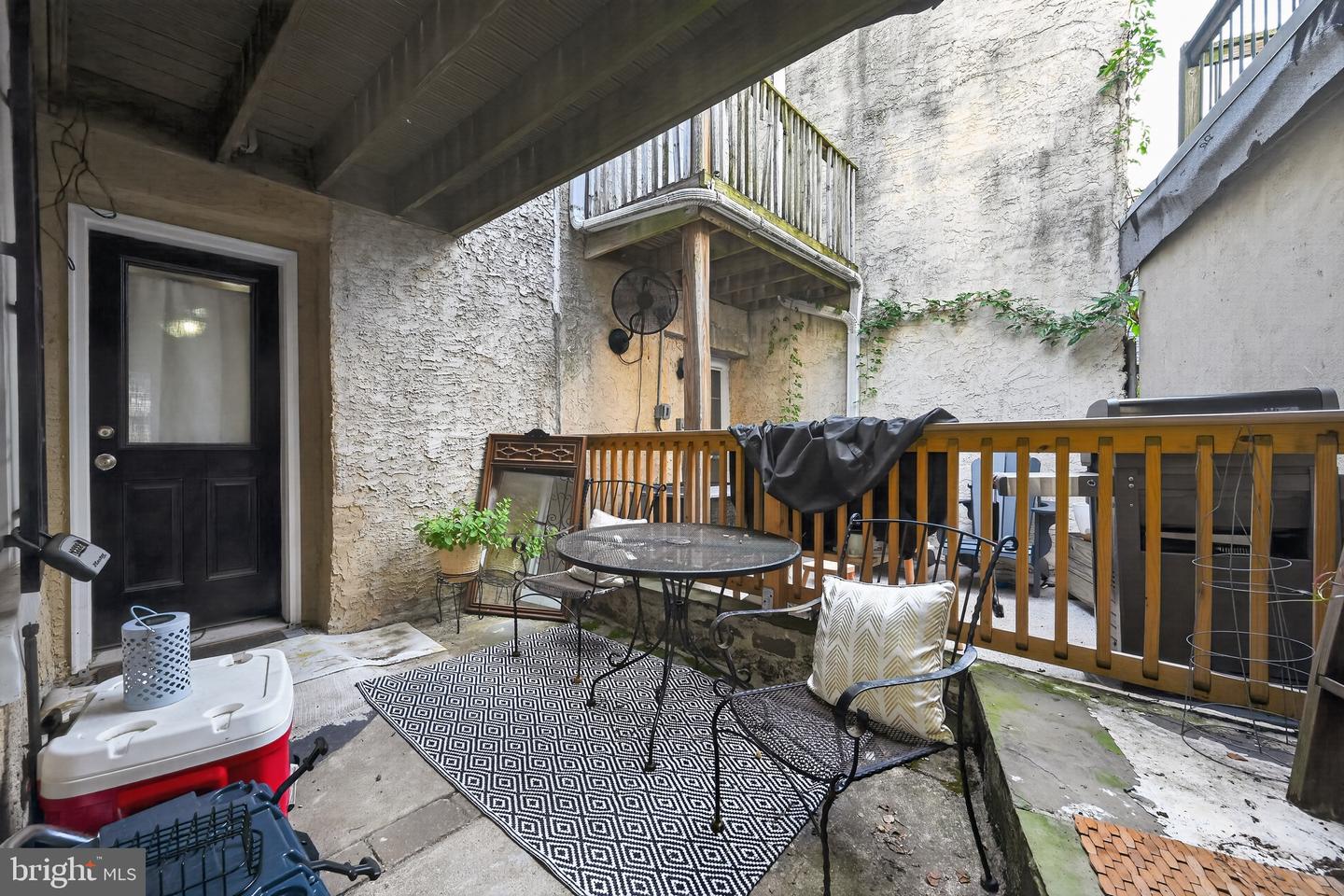 433 Poplar St Property Photo 24