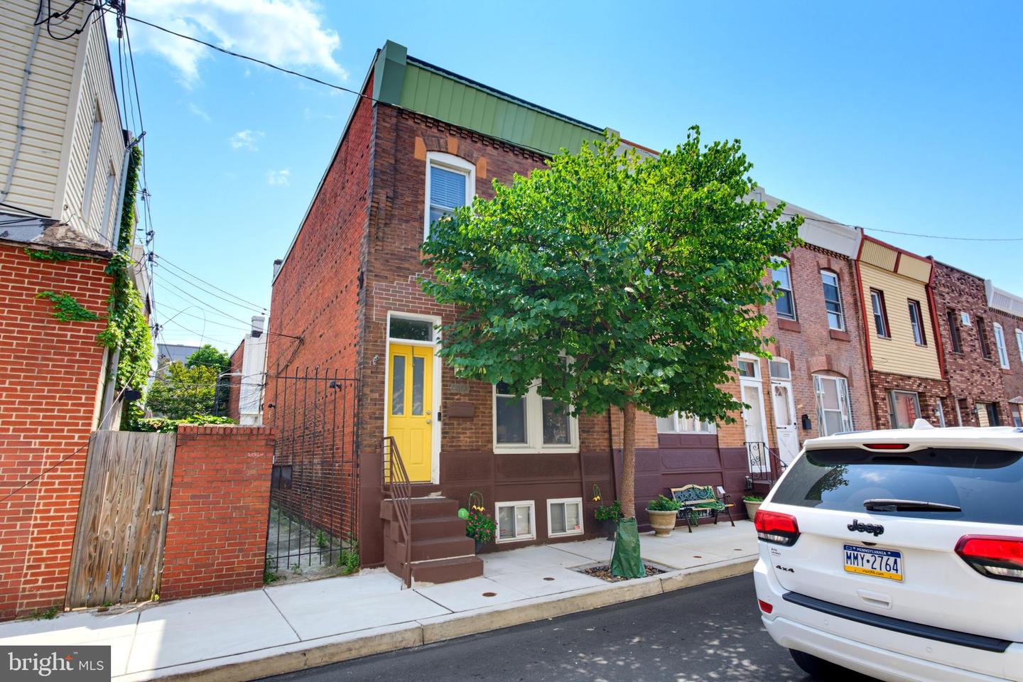 2409 S Clarion St Property Photo 1