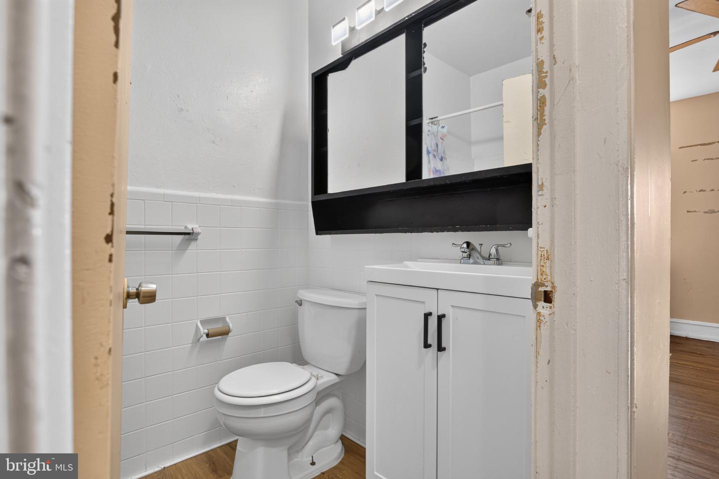 7317 E Walnut Ln Property Photo 6
