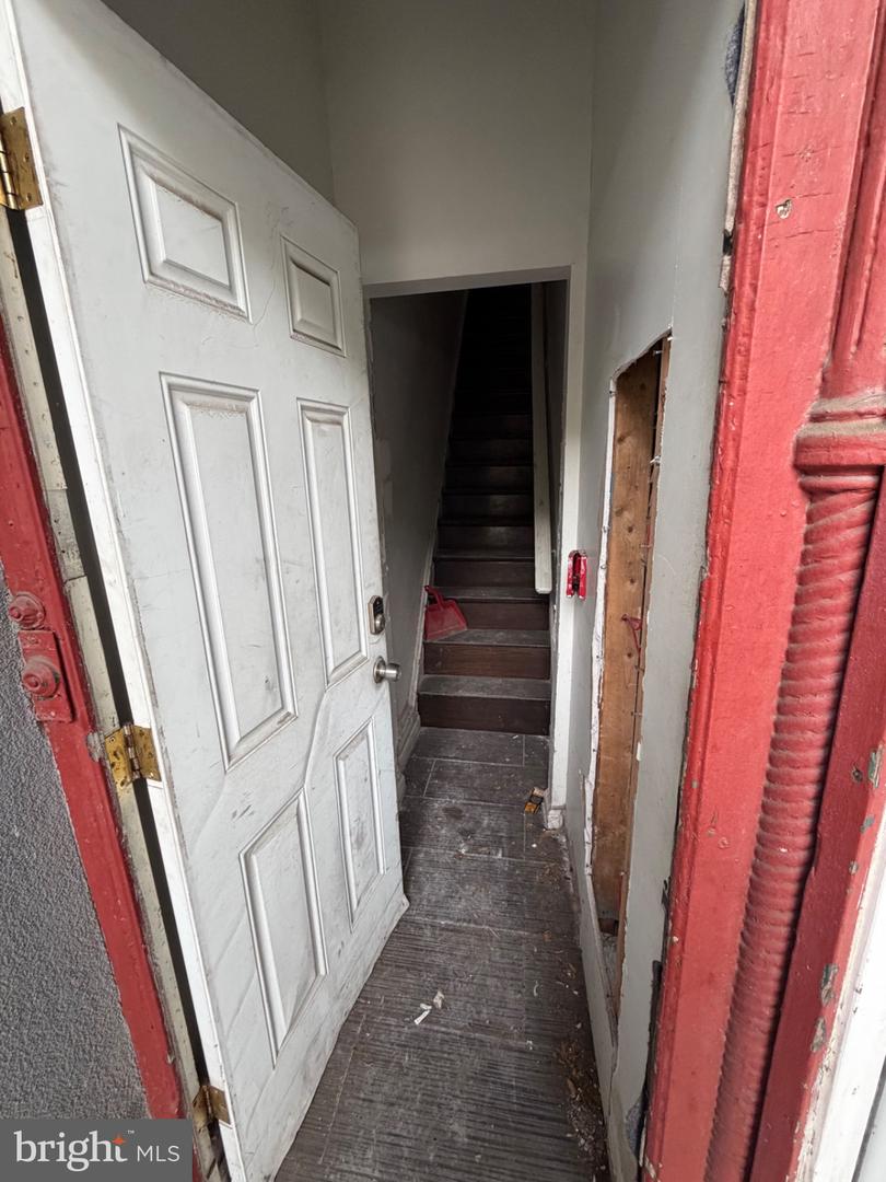 1622 W Susquehanna Ave Property Photo 6