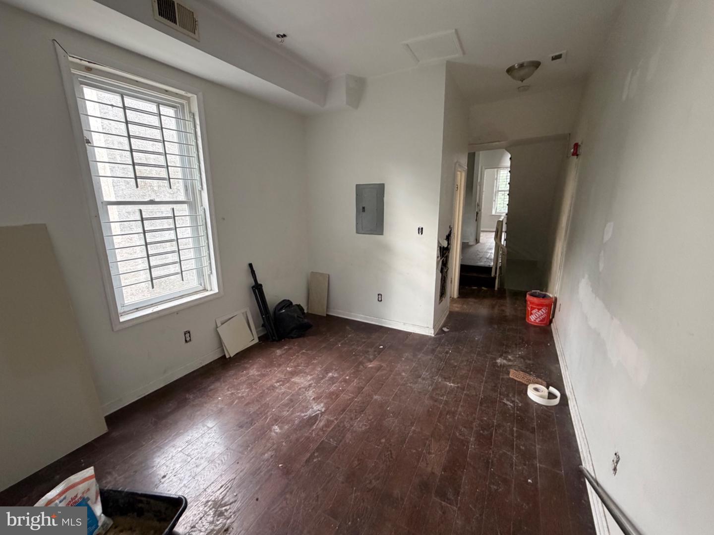 1622 W Susquehanna Ave Property Photo 8