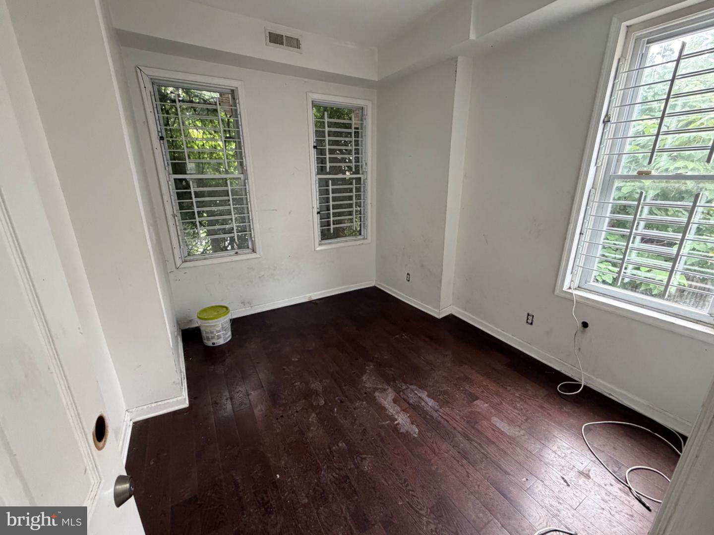 1622 W Susquehanna Ave Property Photo 9