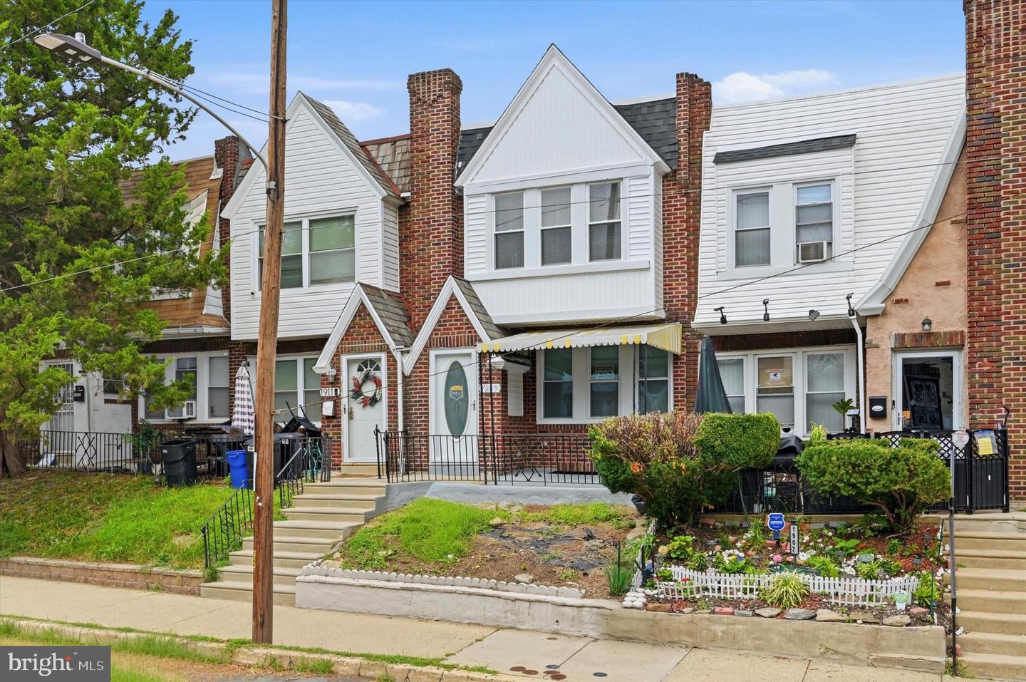 1909 Penfield St Property Photo 2