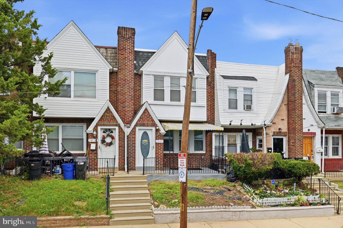 1909 Penfield St Property Photo 26