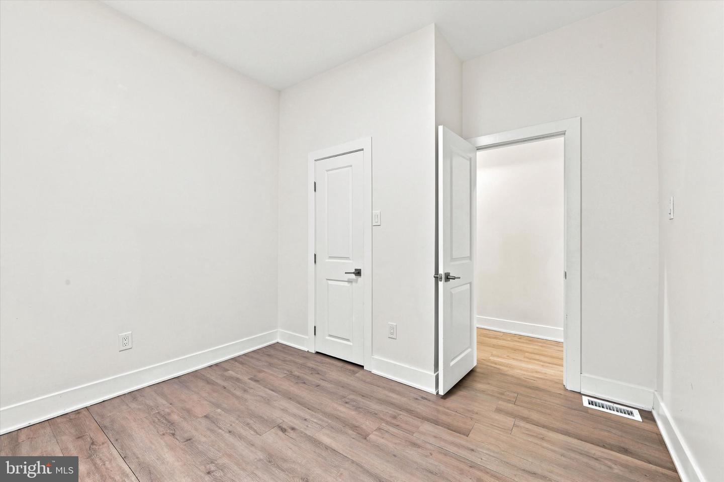 5310 Spruce St Property Photo 11
