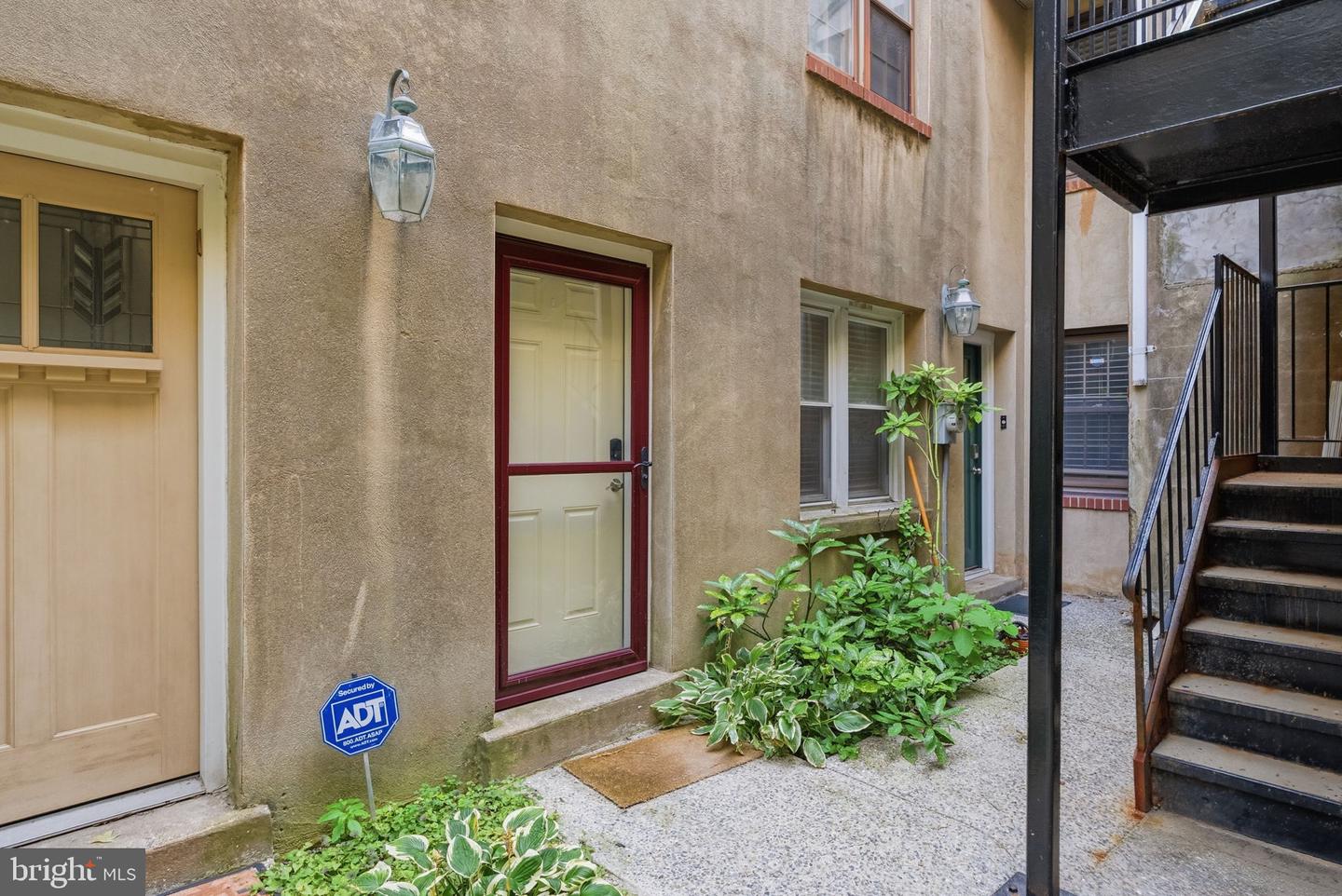 2308 Naudain St #b Property Photo 4