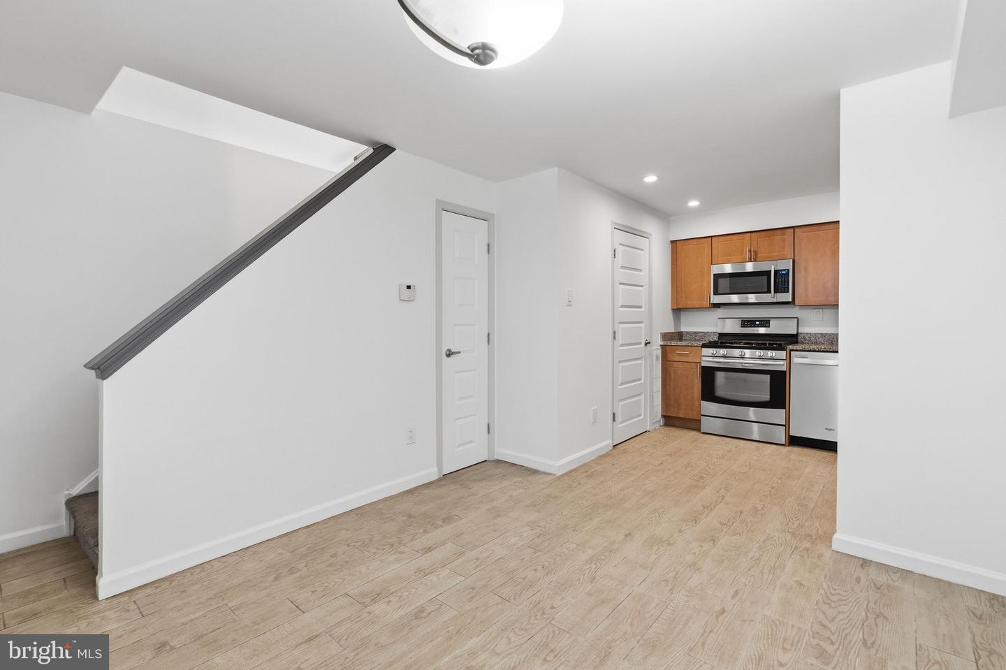 2308 Naudain St #b Property Photo 6