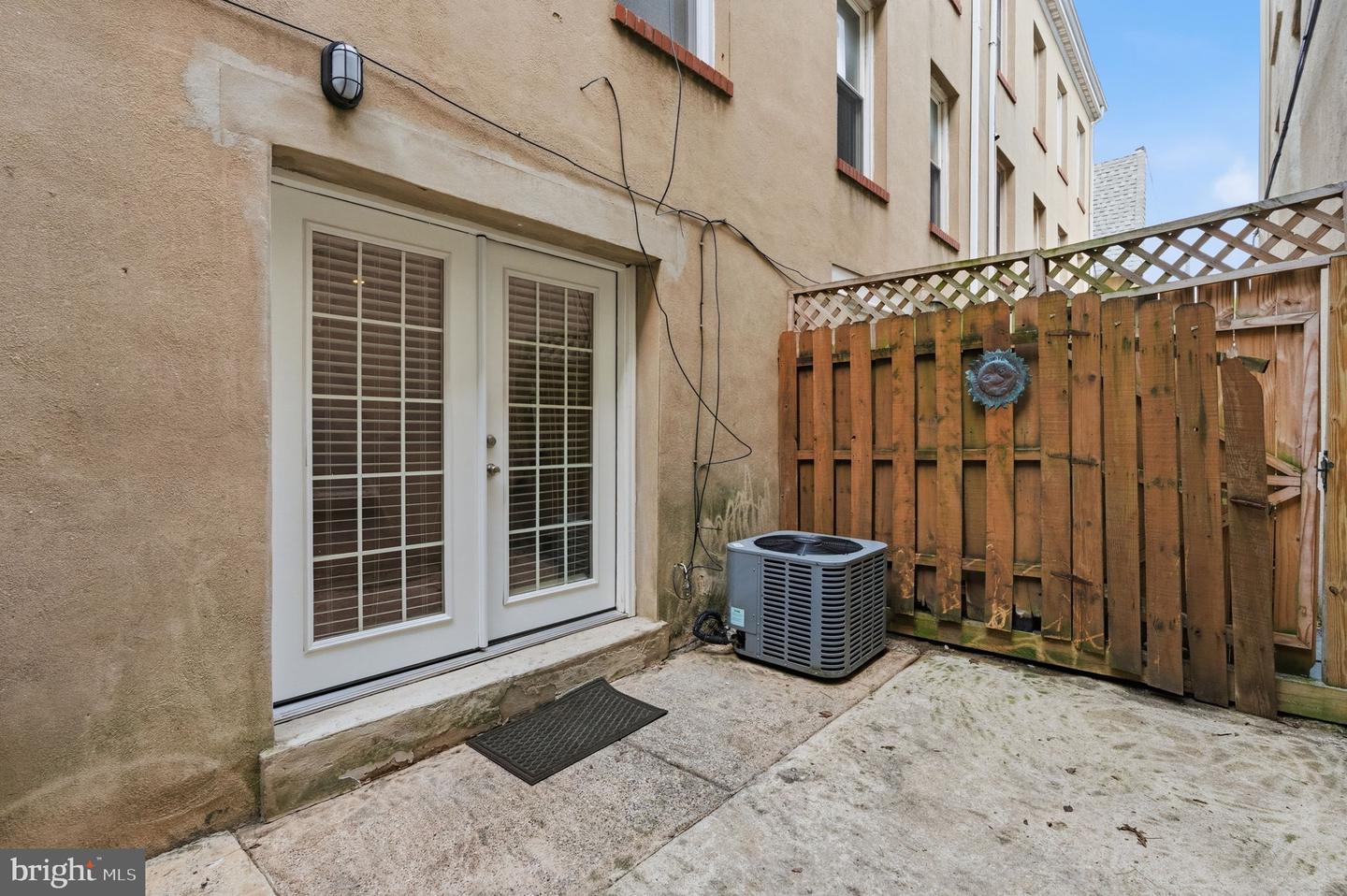 2308 Naudain St #b Property Photo 12