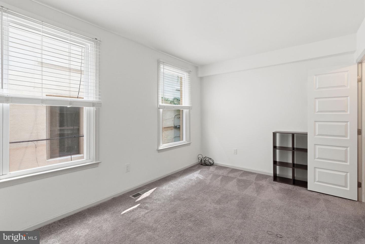 2308 Naudain St #b Property Photo 13