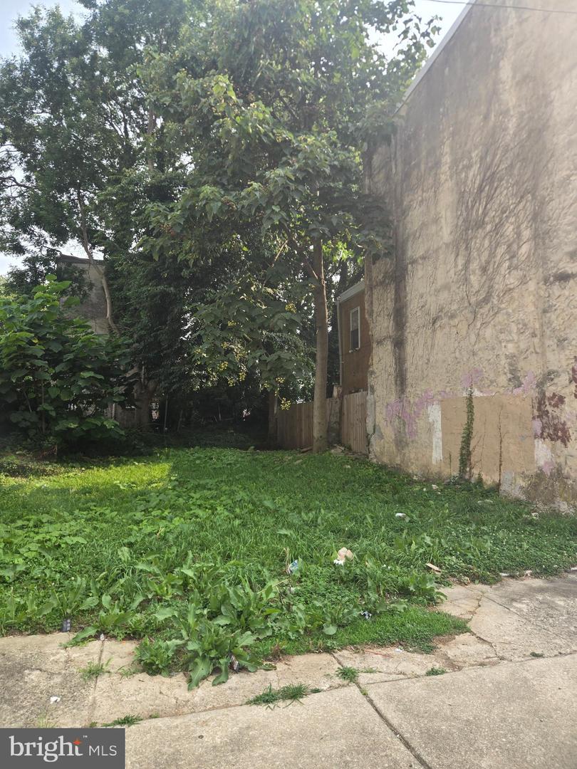 1614 W STILES ST Property Photo 1