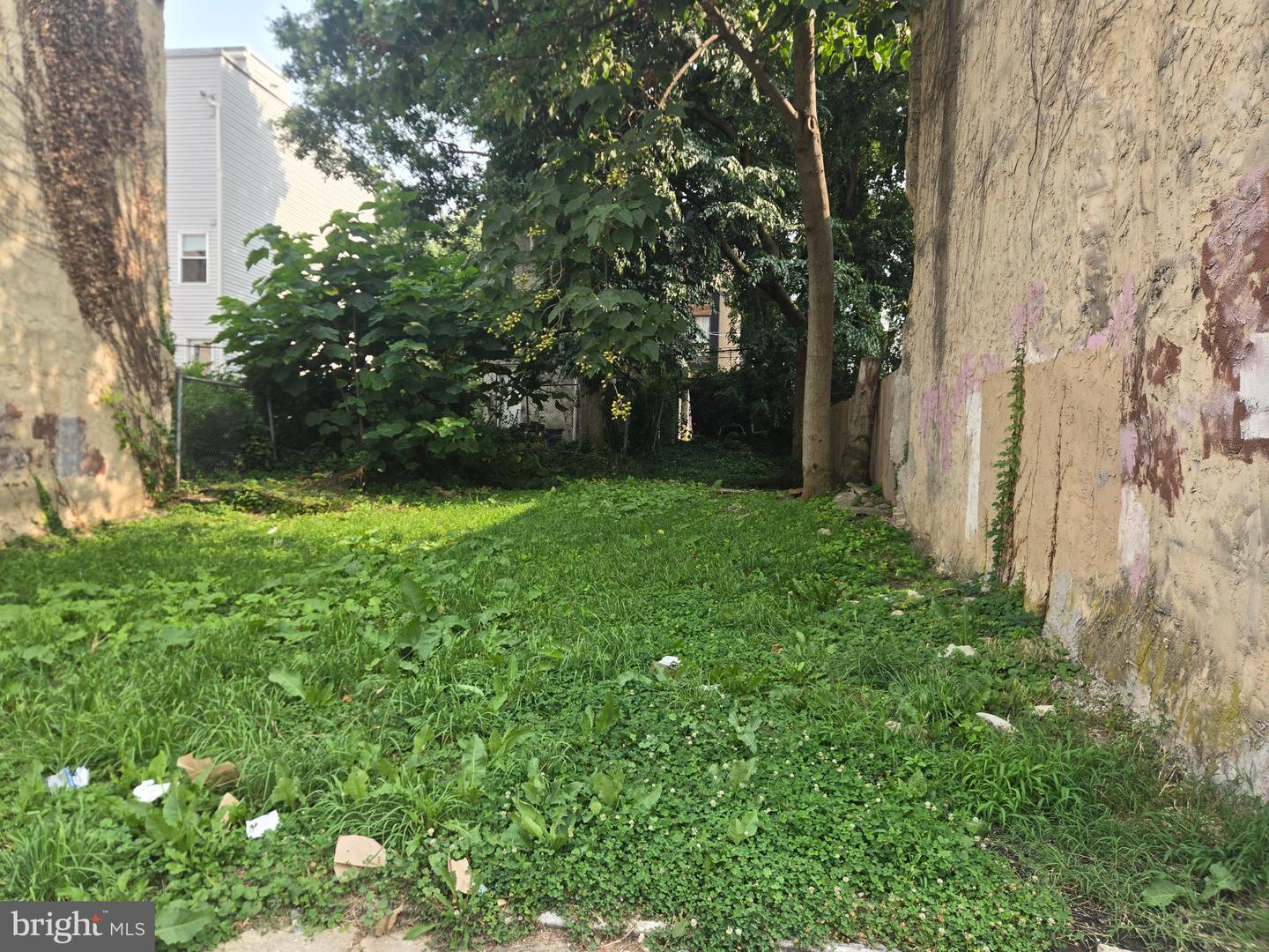 1614 W Stiles St Property Photo 2