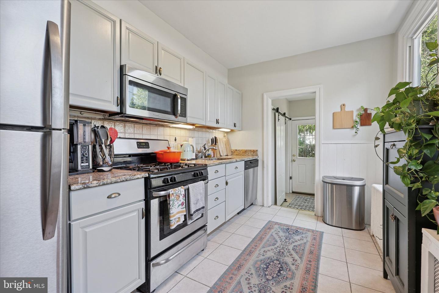 466-1/2 Conarroe St Property Photo 4