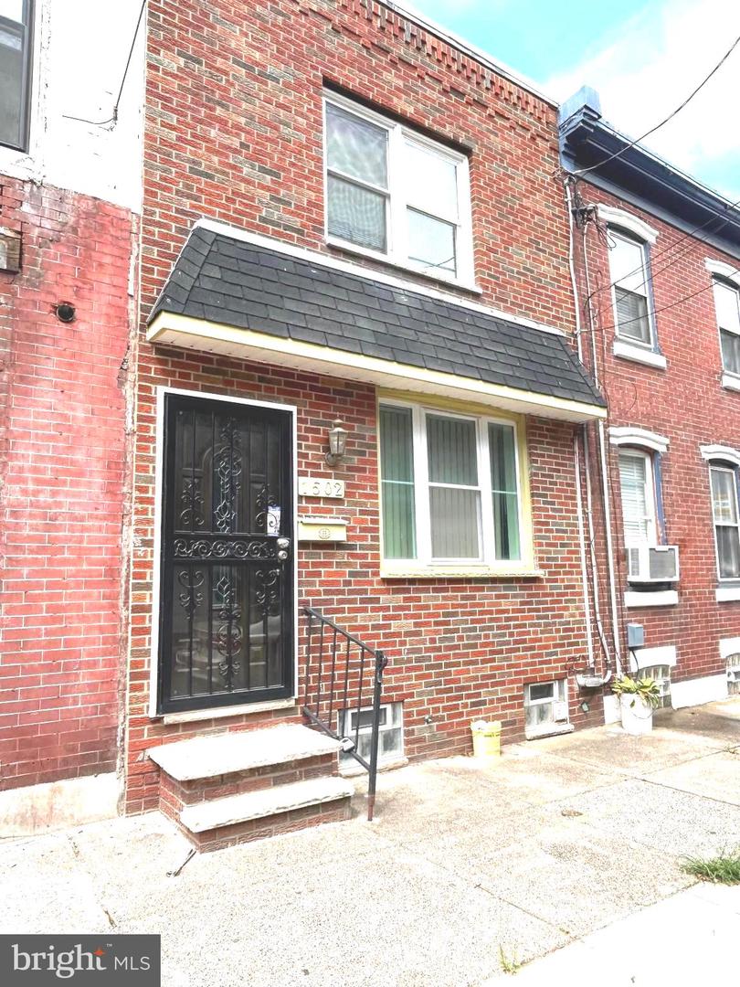 1502 E BERKS Property Photo 1
