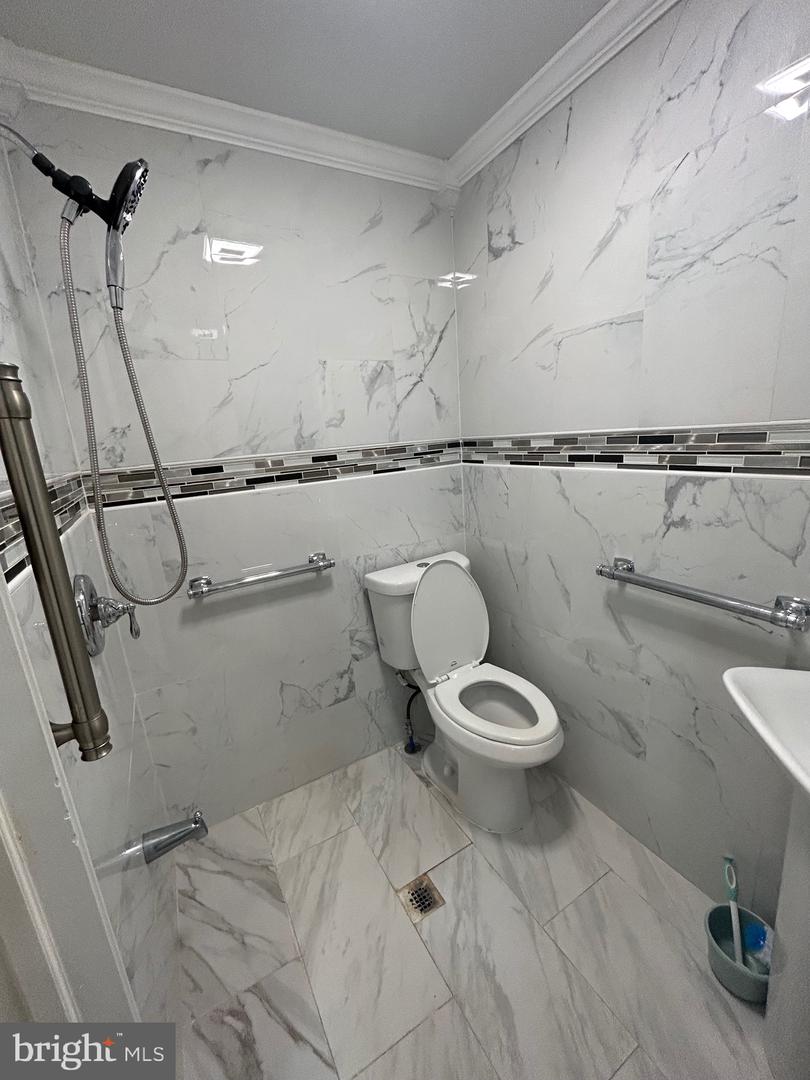 1502 E Berks Property Photo 6