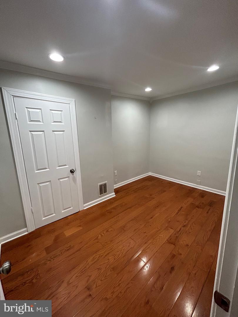 1502 E Berks Property Photo 8