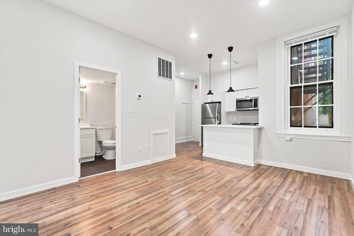 1525 Green St #unit 2f Property Photo 3
