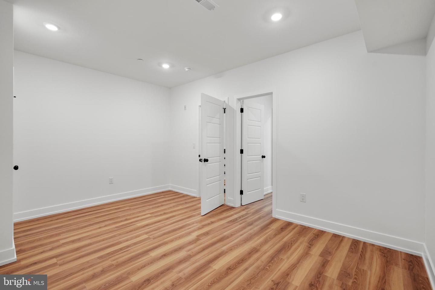 2325 Germantown Ave Property Photo 17