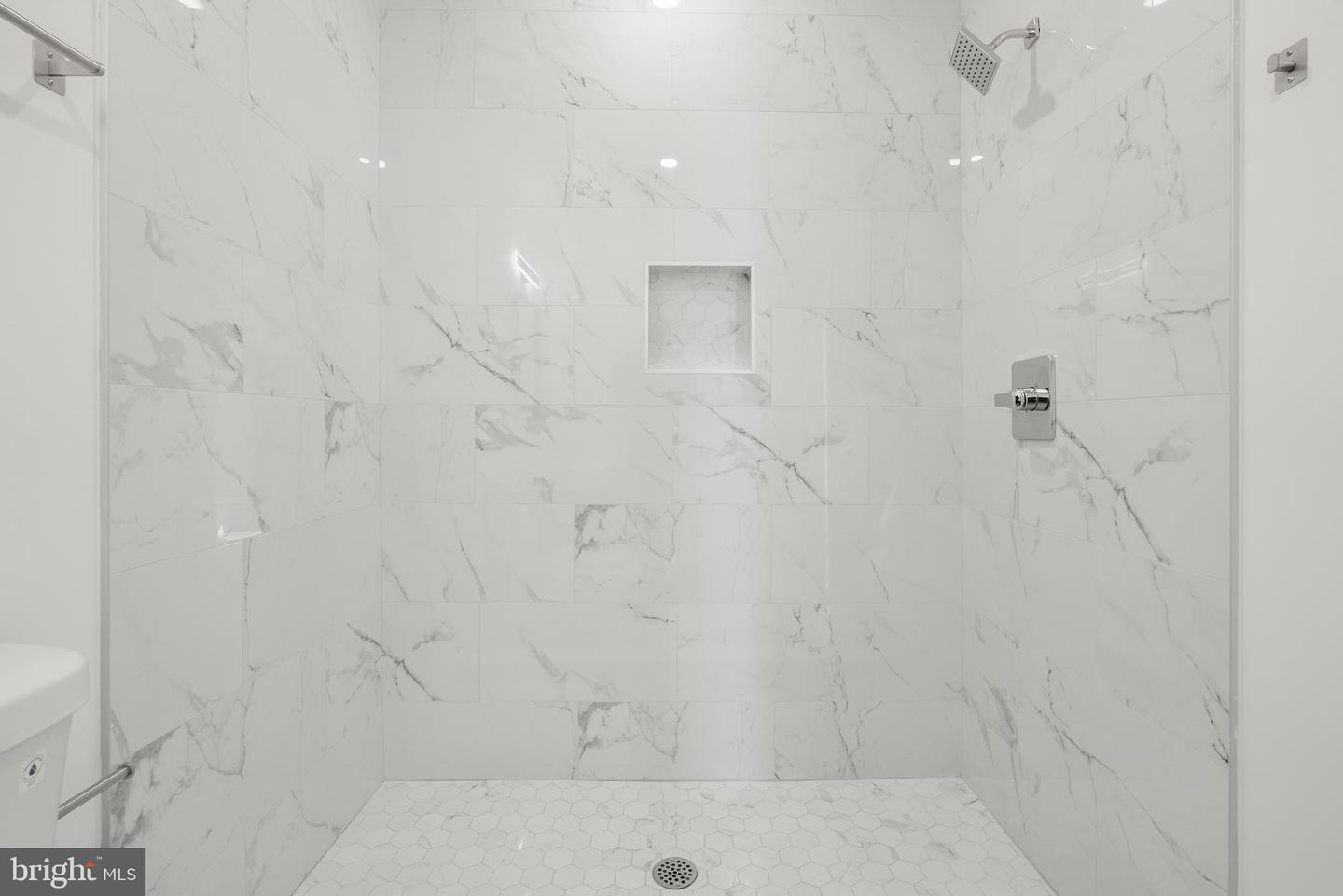 2325 Germantown Ave Property Photo 45