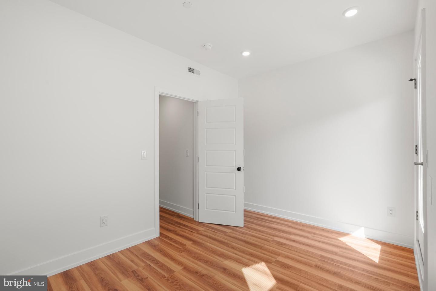 2325 Germantown Ave Property Photo 48