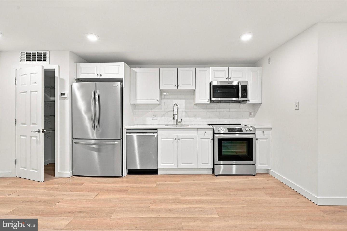 400 N Front St #unit E Property Photo 2
