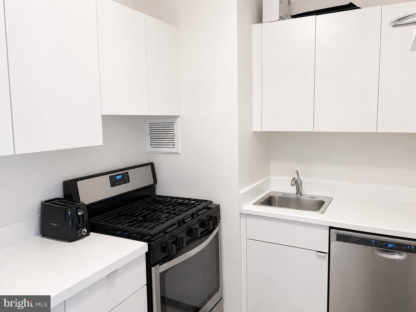 200 Locust St #10ahn Property Photo 8